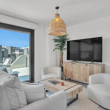 Oasis 325 By Finest Daire